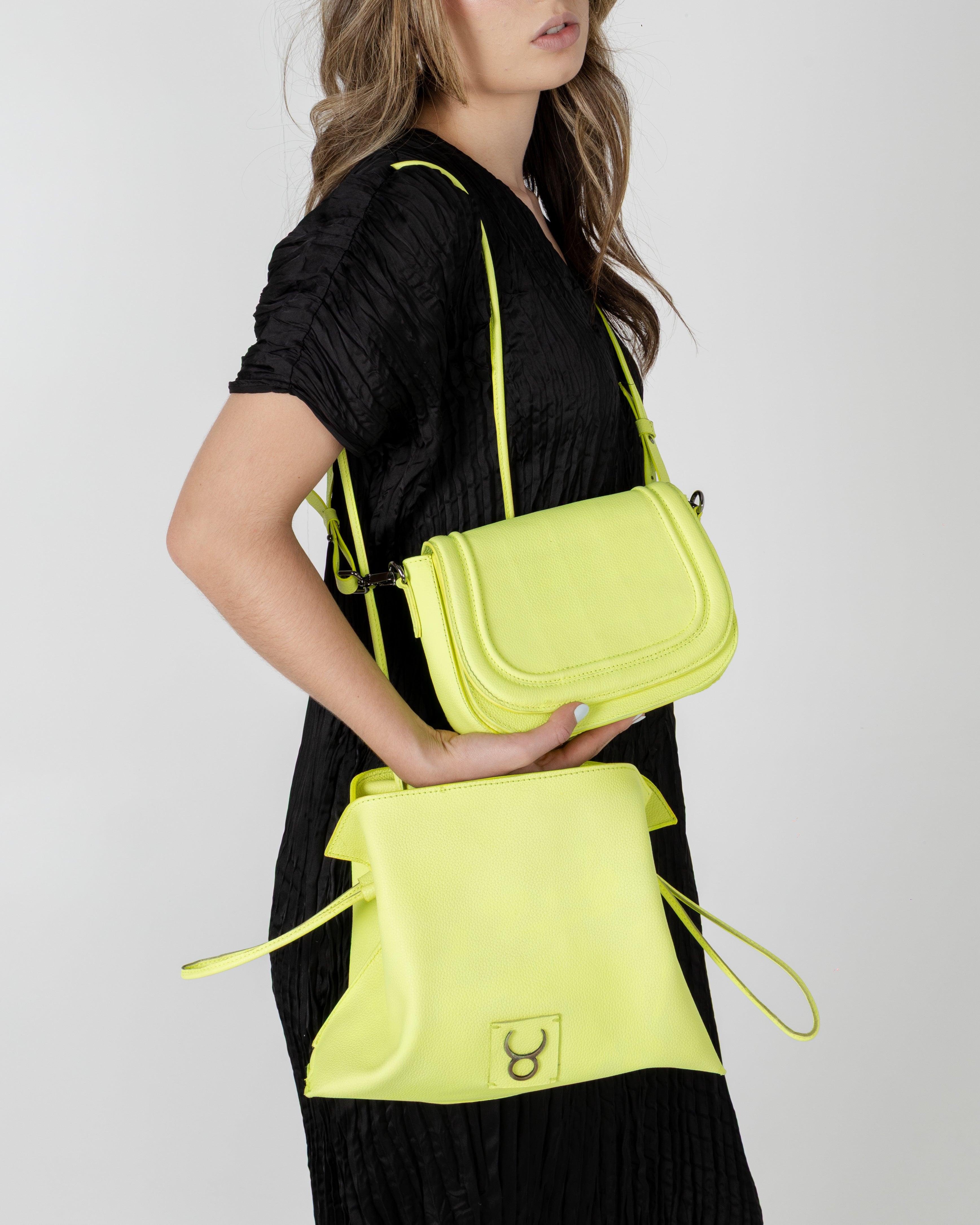 Bolso Antonia Slouchy Piel Amarillo Neón