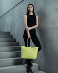 Amarillo Neón — De pie, bolsa más baja