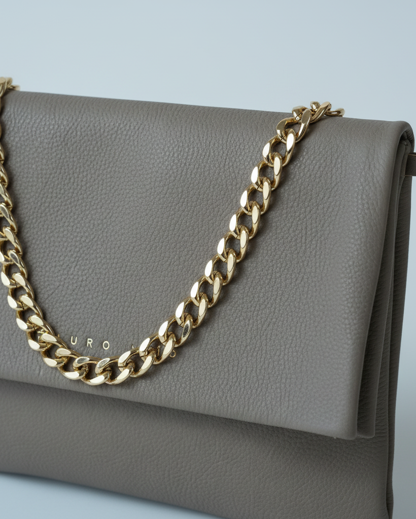 Coco Clutch Taupe - Close Up Detalle