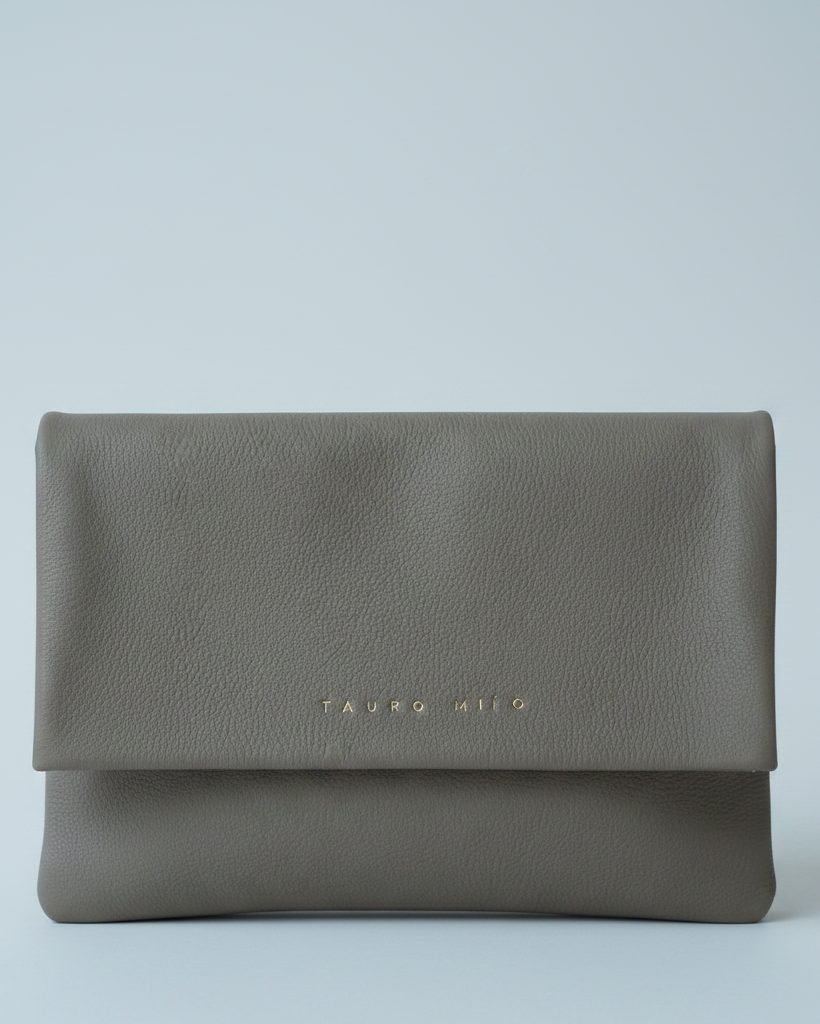 Coco Clutch Taupe - Frente sin cadena