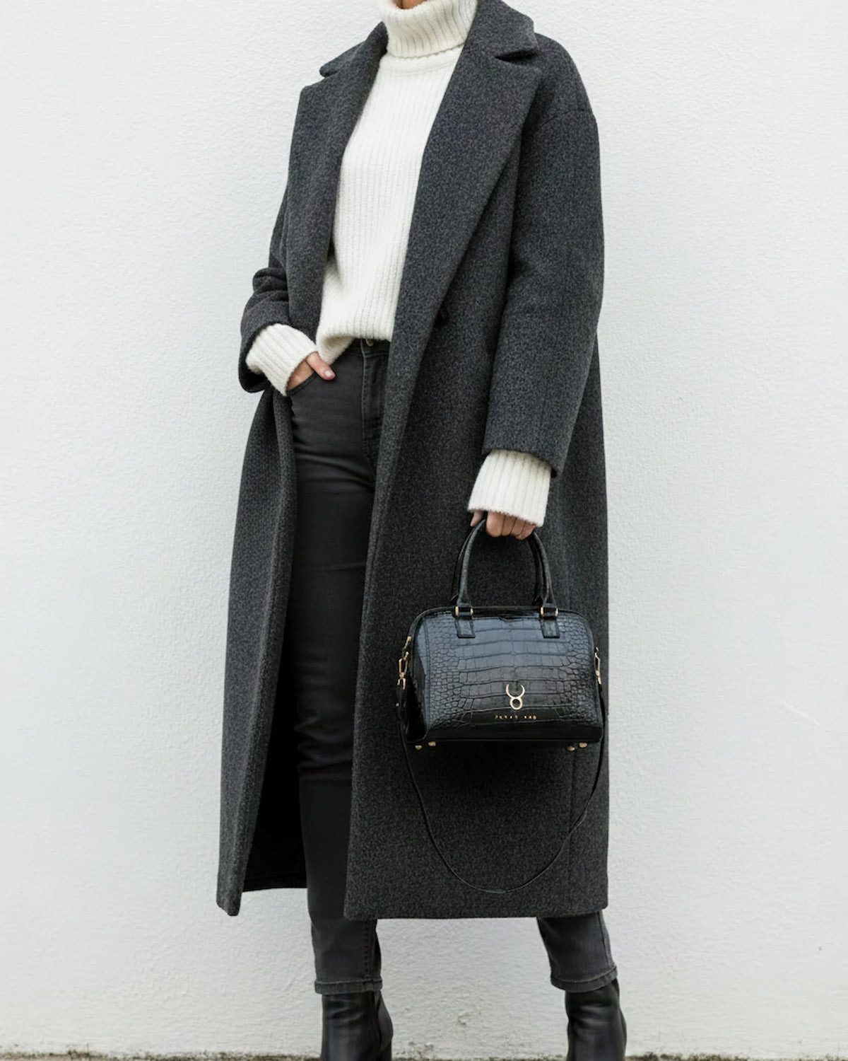 Women's Black Alligator Print Leather Bowling Bag TAUROMIO