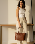 Half Tote caoba — Modelo escenario mueble espejo