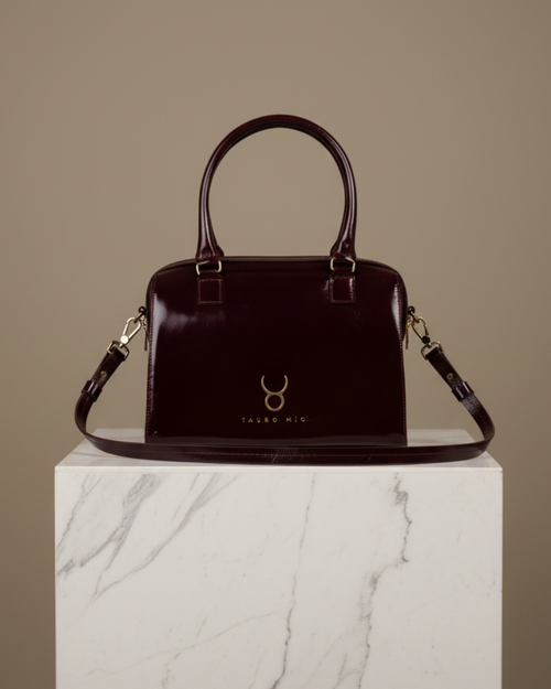 Bowling Bag Charol Vino - Flat Lay Mármol