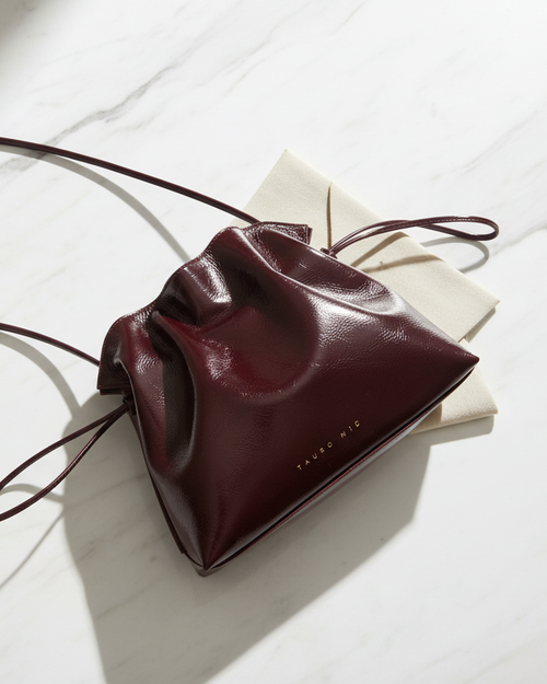 Bolso Antonia Charol Vino - Flat Lay Editorial